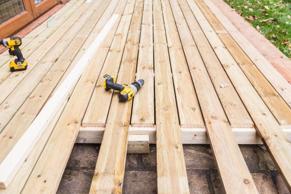 Cost of Damaged Deck Boards Repair in Burnsville